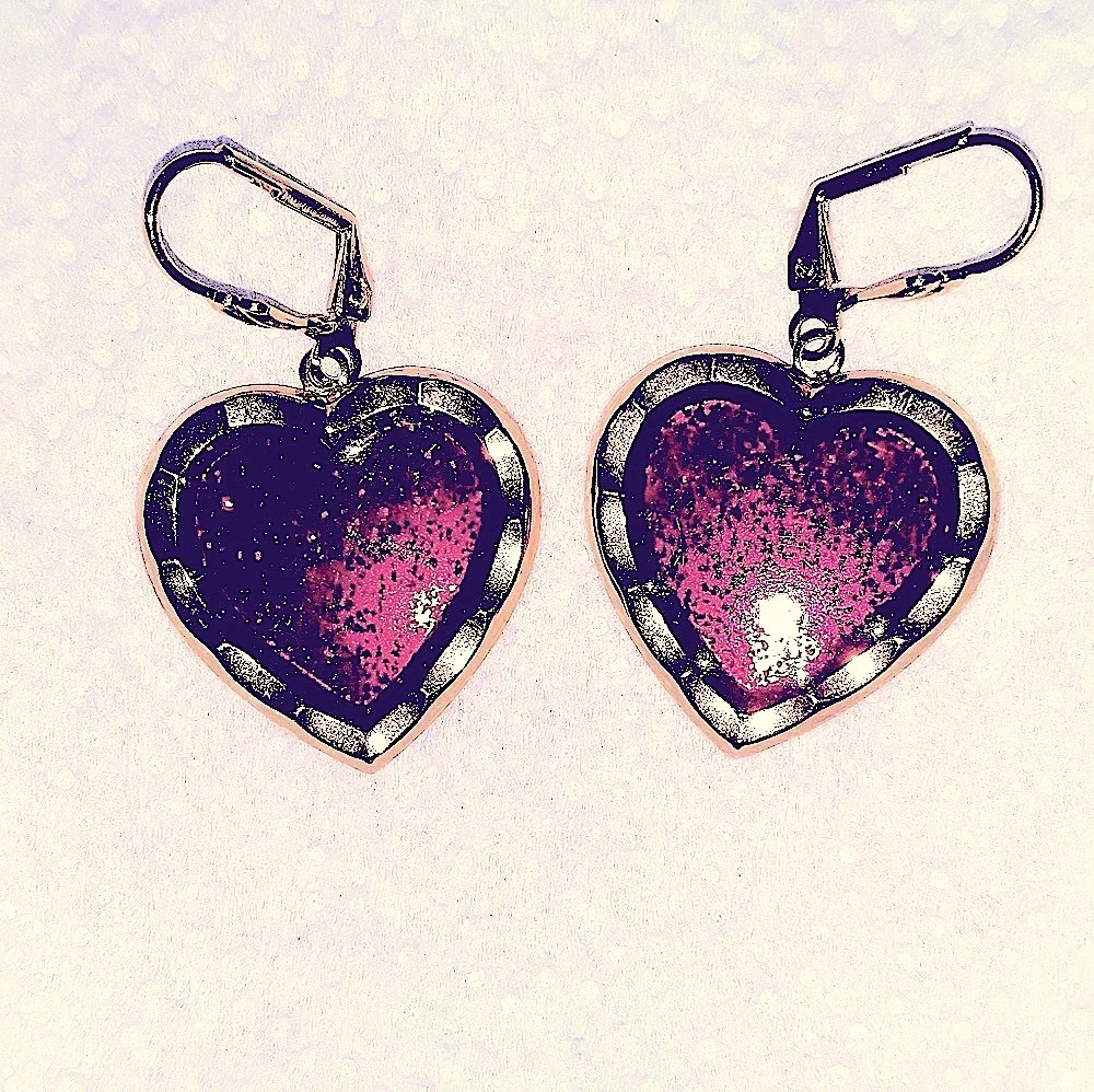 VINTAGE Heart Earrings Gold Vintage look Dark Red Hearts Lever back pierced NEW